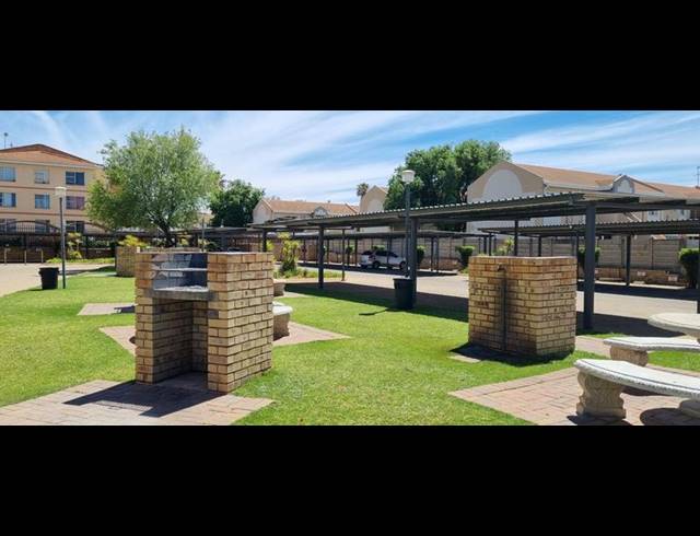 2 BEDROOM PROPERTY TO RENT IN KANNONIERS PARK